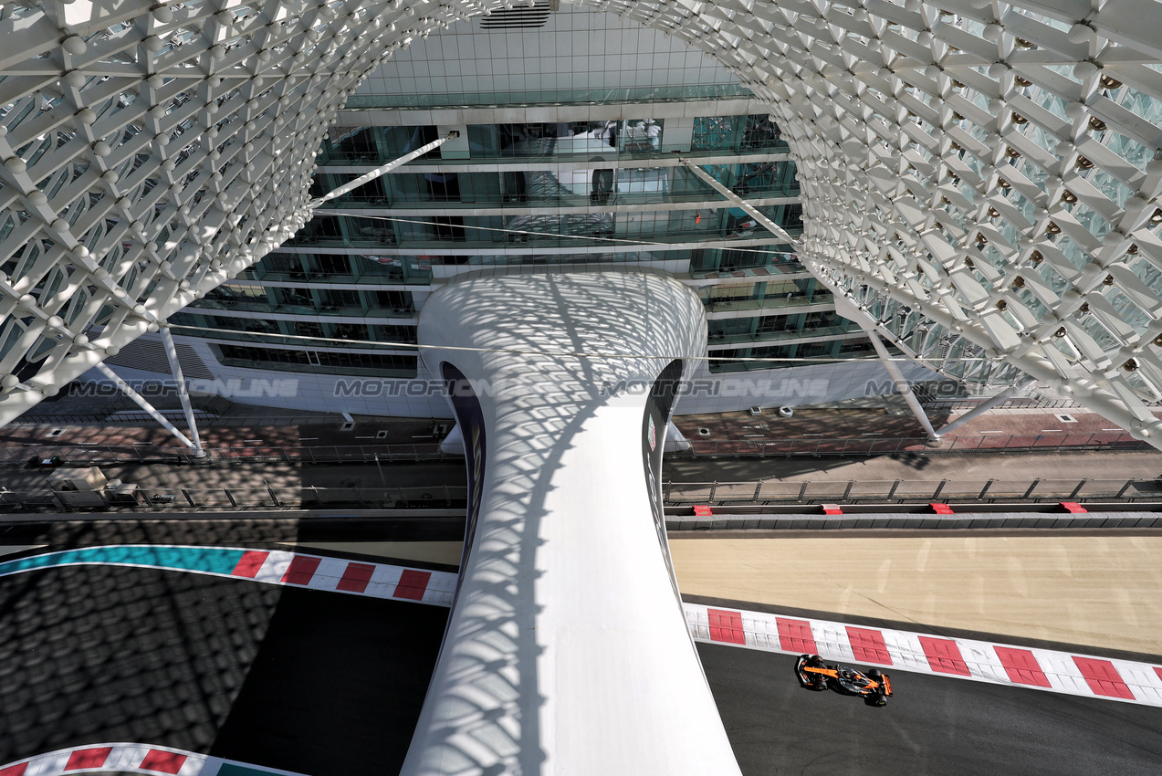 TEST ABU DHABI, Pato O'Ward (MEX) McLaren MCL39 Reserve Driver.
09.12.2025. Formula 1 Testing, Yas Marina Circuit, Abu Dhabi, Tuesday.
- www.xpbimages.com, EMail: requests@xpbimages.com © Copyright: Moy / XPB Images