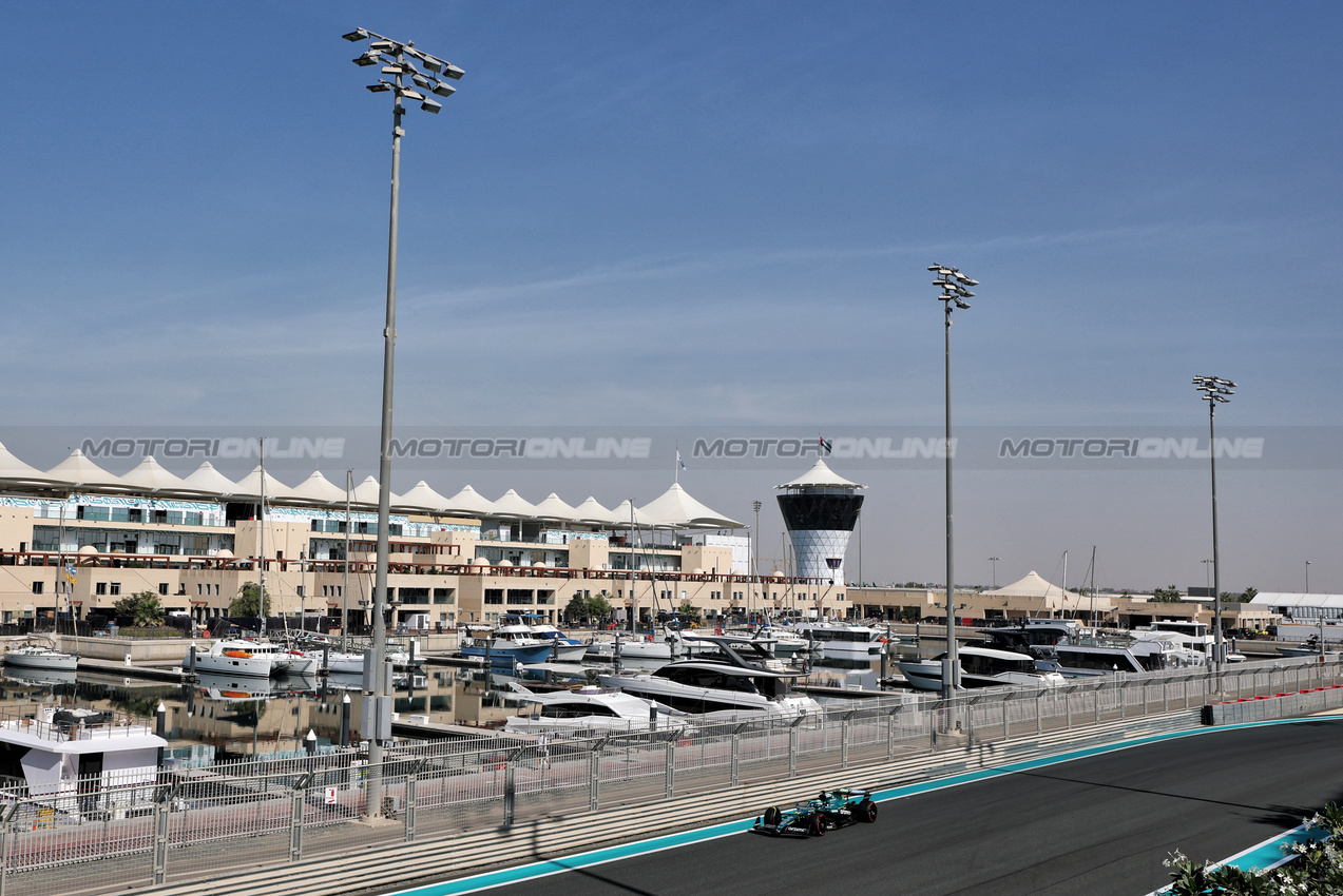 TEST ABU DHABI, Stoffel Vandoorne (BEL) Aston Martin F1 Team AMR25 Test e Reserve Driver.
09.12.2025. Formula 1 Testing, Yas Marina Circuit, Abu Dhabi, Tuesday.
- www.xpbimages.com, EMail: requests@xpbimages.com © Copyright: Moy / XPB Images