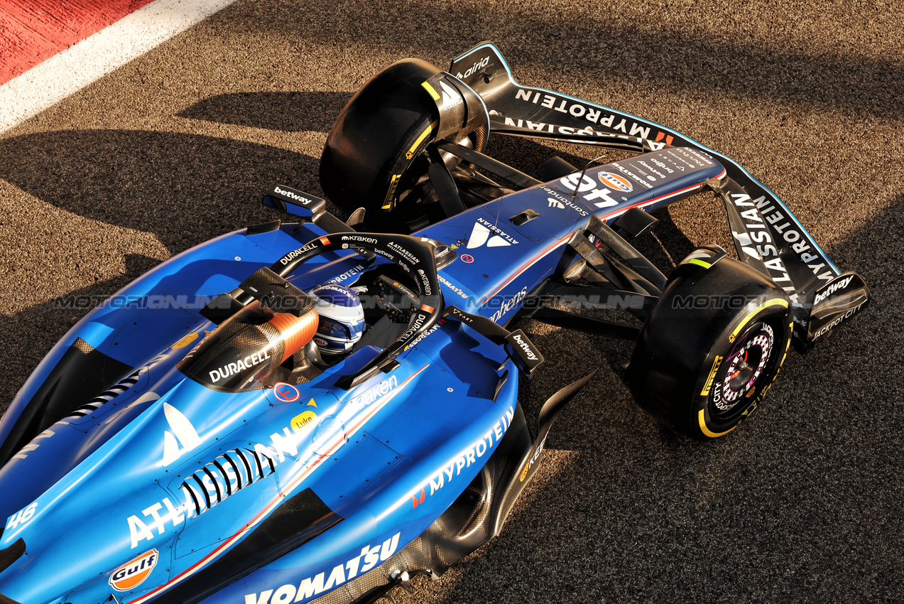 TEST ABU DHABI, Luke Browning (GBR) Atlassian Williams Racing FW47 Academy Driver.

09.12.2025. Formula 1 Testing, Yas Marina Circuit, Abu Dhabi, Tuesday.

- www.xpbimages.com, EMail: requests@xpbimages.com © Copyright: Bearne / XPB Images