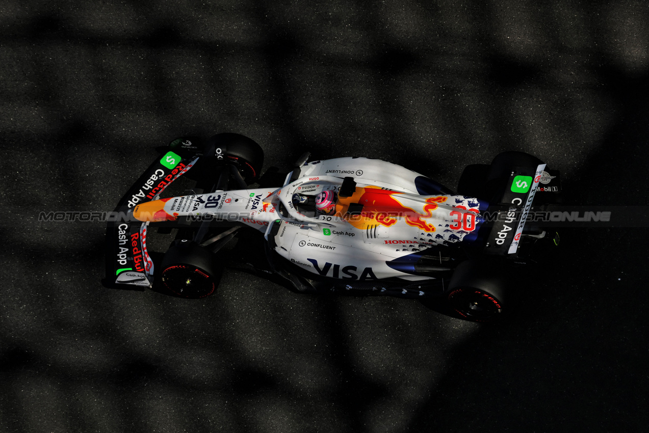 TEST ABU DHABI, Liam Lawson (NZL) Racing Bulls VCARB 02.
09.12.2025. Formula 1 Testing, Yas Marina Circuit, Abu Dhabi, Tuesday.
- www.xpbimages.com, EMail: requests@xpbimages.com © Copyright: Moy / XPB Images