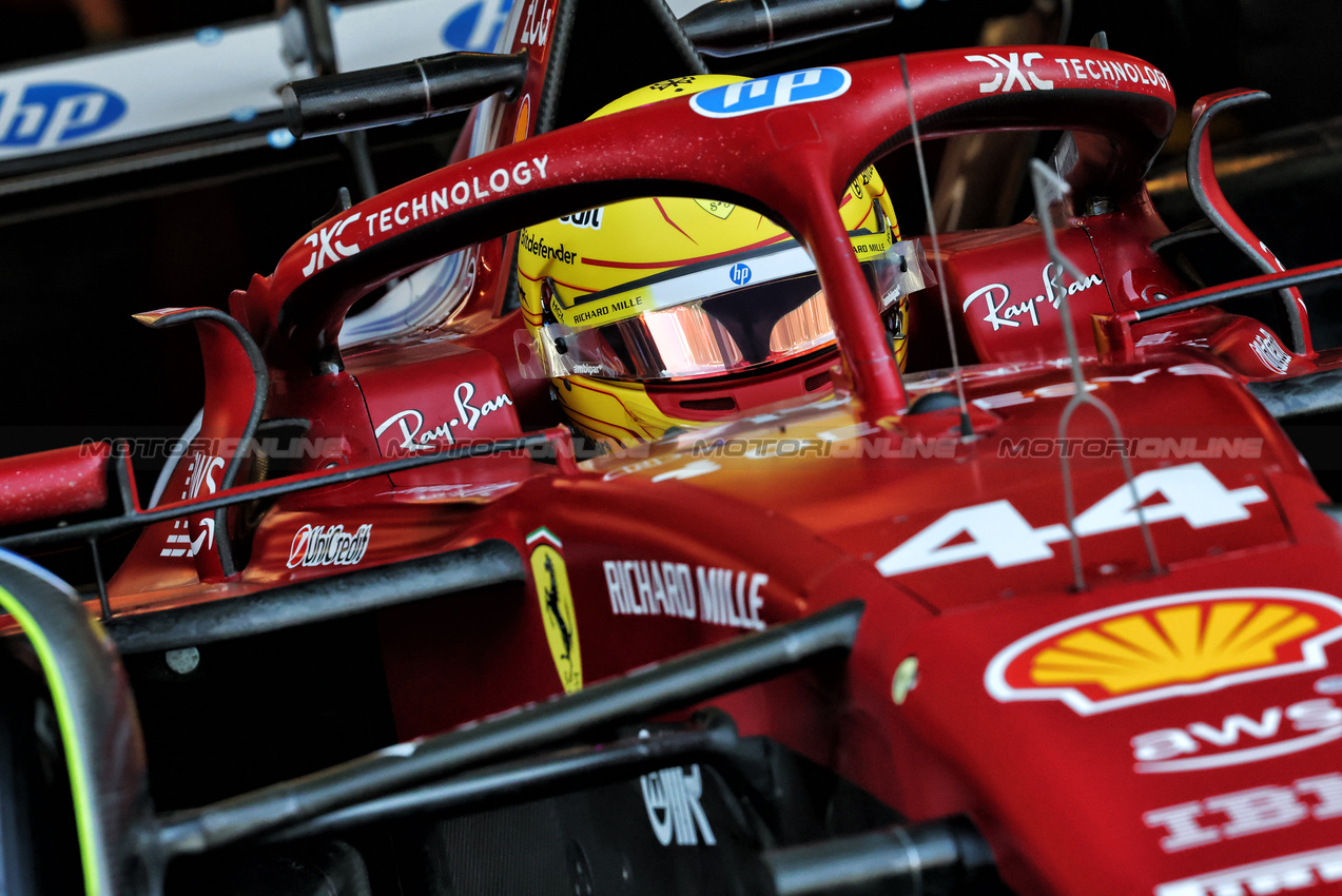 TEST ABU DHABI, Lewis Hamilton (GBR) Ferrari SF-25.
09.12.2025. Formula 1 Testing, Yas Marina Circuit, Abu Dhabi, Tuesday.
- www.xpbimages.com, EMail: requests@xpbimages.com © Copyright: Charniaux / XPB Images