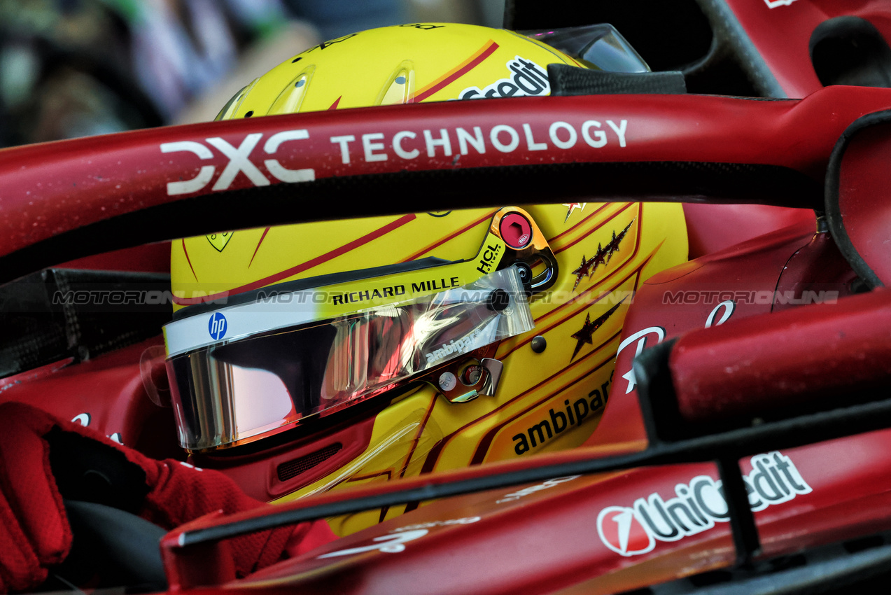 TEST ABU DHABI, Lewis Hamilton (GBR) Ferrari SF-25.

09.12.2025. Formula 1 Testing, Yas Marina Circuit, Abu Dhabi, Tuesday.

- www.xpbimages.com, EMail: requests@xpbimages.com © Copyright: Charniaux / XPB Images