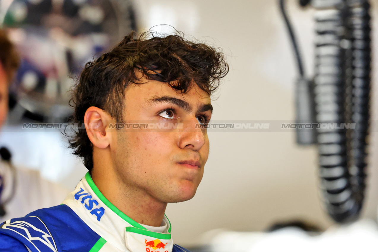 TEST ABU DHABI, Arvid Lindblad (GBR) Racing Bulls.

09.12.2025. Formula 1 Testing, Yas Marina Circuit, Abu Dhabi, Tuesday.

- www.xpbimages.com, EMail: requests@xpbimages.com © Copyright: Charniaux / XPB Images