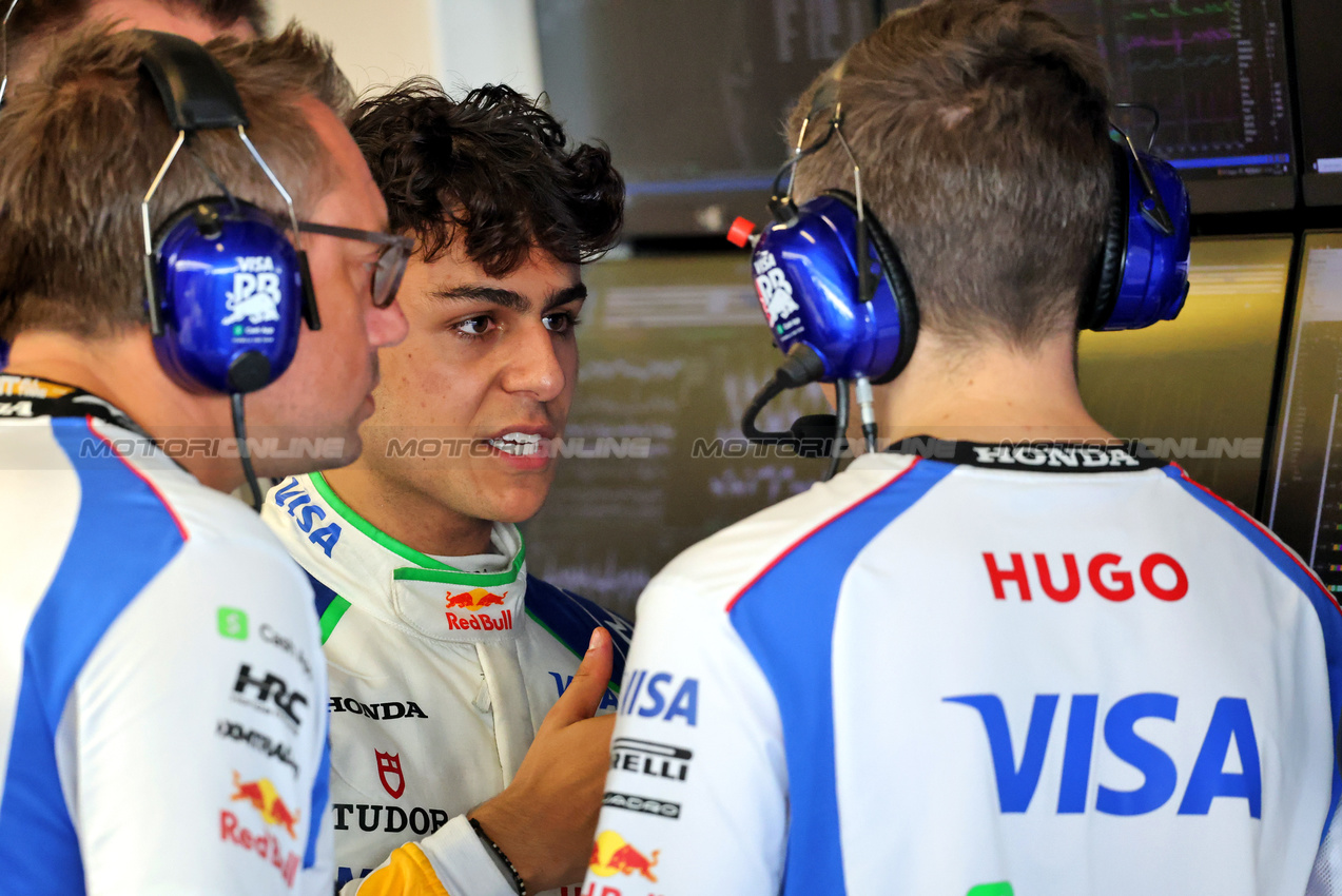 TEST ABU DHABI, Arvid Lindblad (GBR) Racing Bulls.
09.12.2025. Formula 1 Testing, Yas Marina Circuit, Abu Dhabi, Tuesday.
- www.xpbimages.com, EMail: requests@xpbimages.com © Copyright: Charniaux / XPB Images