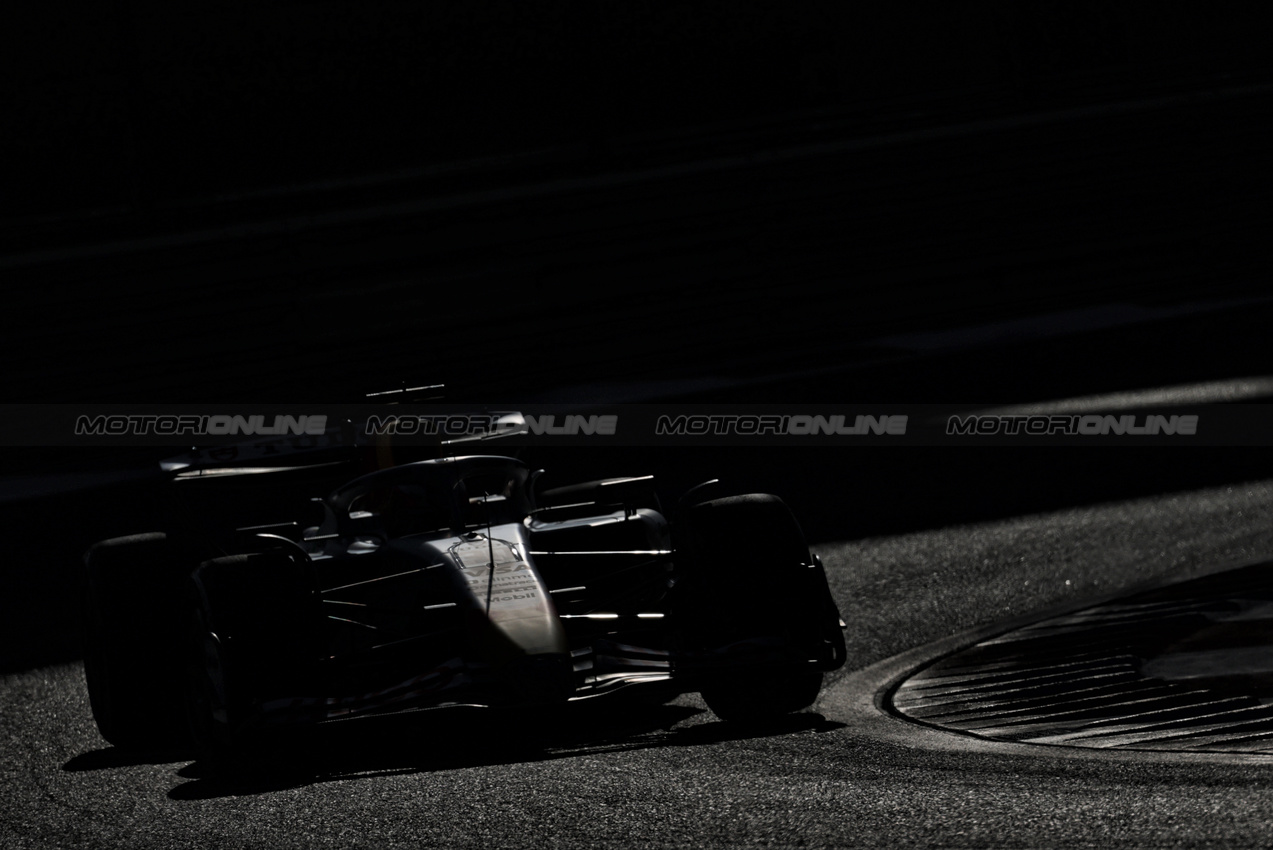 TEST ABU DHABI, Liam Lawson (NZL) Racing Bulls VCARB 02.

09.12.2025. Formula 1 Testing, Yas Marina Circuit, Abu Dhabi, Tuesday.

- www.xpbimages.com, EMail: requests@xpbimages.com © Copyright: Moy / XPB Images