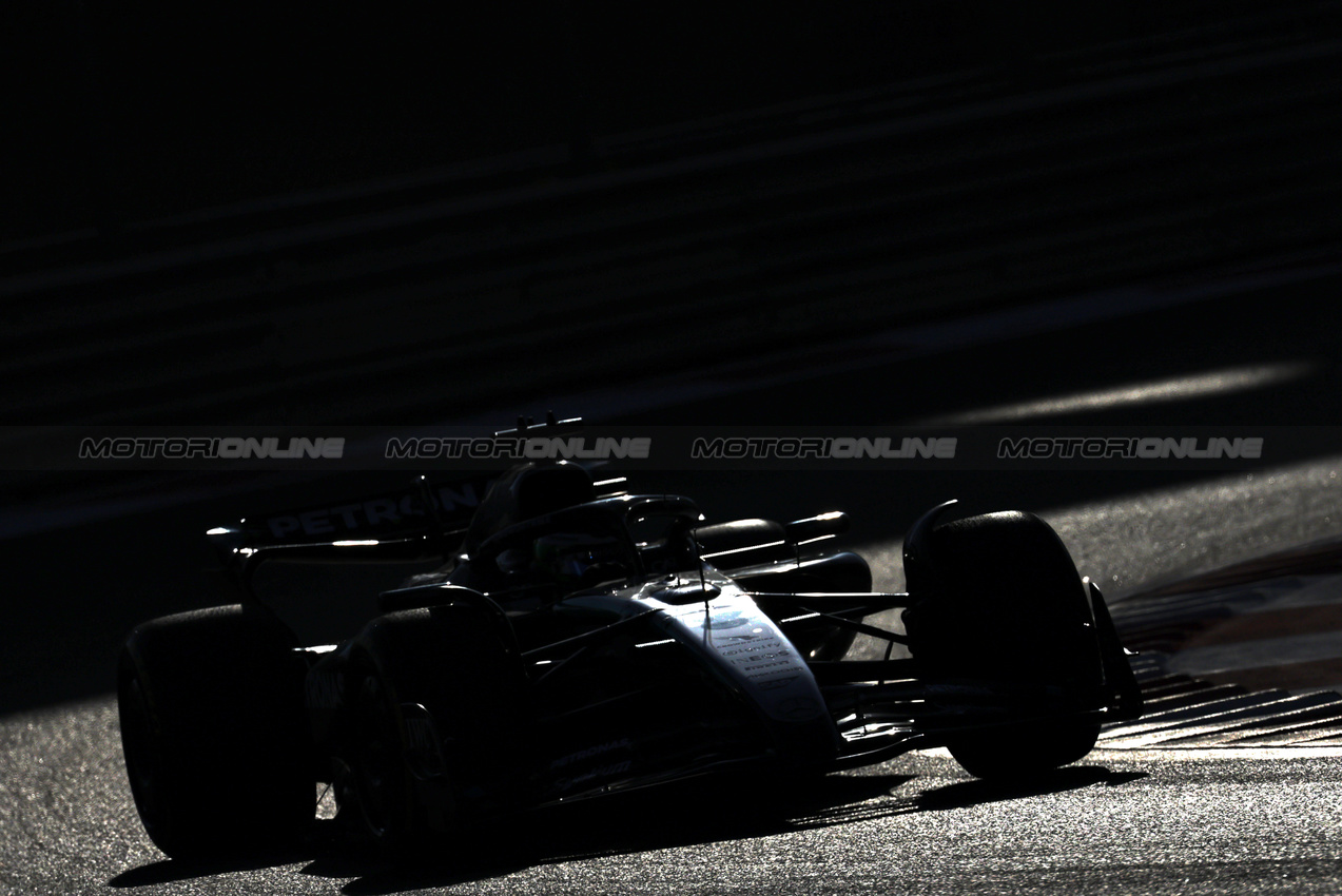 TEST ABU DHABI, Frederik Vesti (DEN) Mercedes AMG F1 W16 Reserve Driver.
09.12.2025. Formula 1 Testing, Yas Marina Circuit, Abu Dhabi, Tuesday.
- www.xpbimages.com, EMail: requests@xpbimages.com © Copyright: Moy / XPB Images