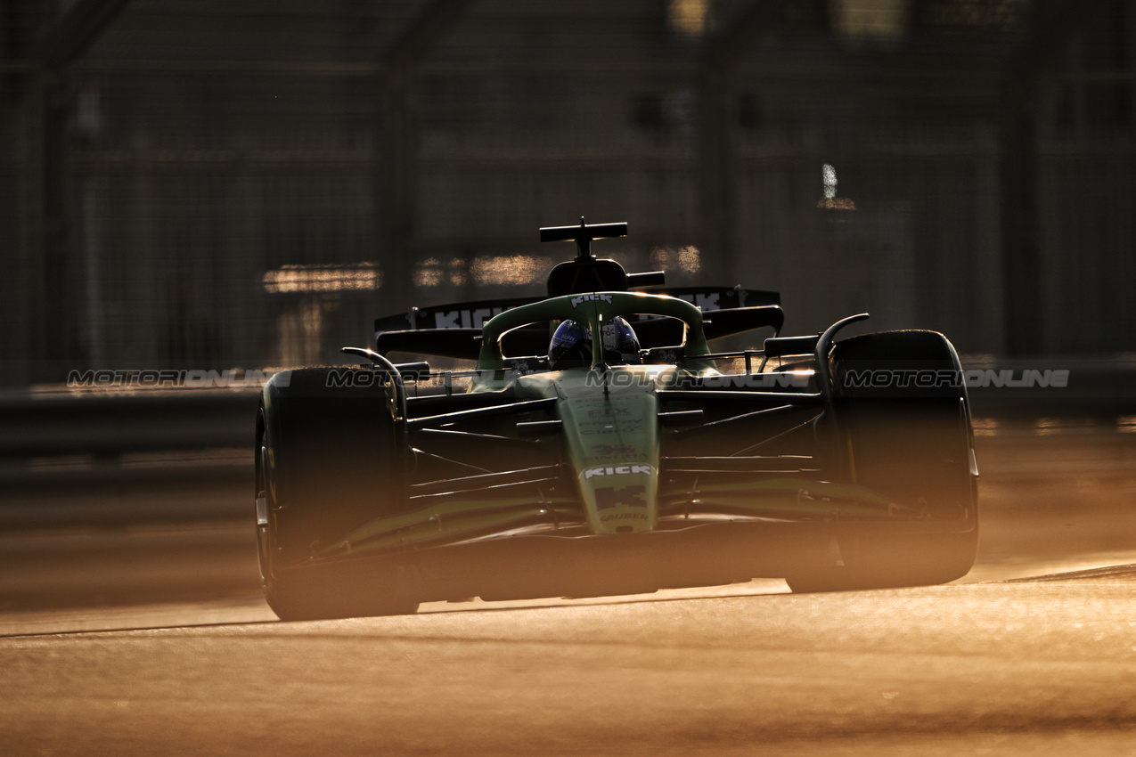 TEST ABU DHABI, Paul Aron (EST) Sauber C45.

09.12.2025. Formula 1 Testing, Yas Marina Circuit, Abu Dhabi, Tuesday.

- www.xpbimages.com, EMail: requests@xpbimages.com © Copyright: Price	/ XPB Images