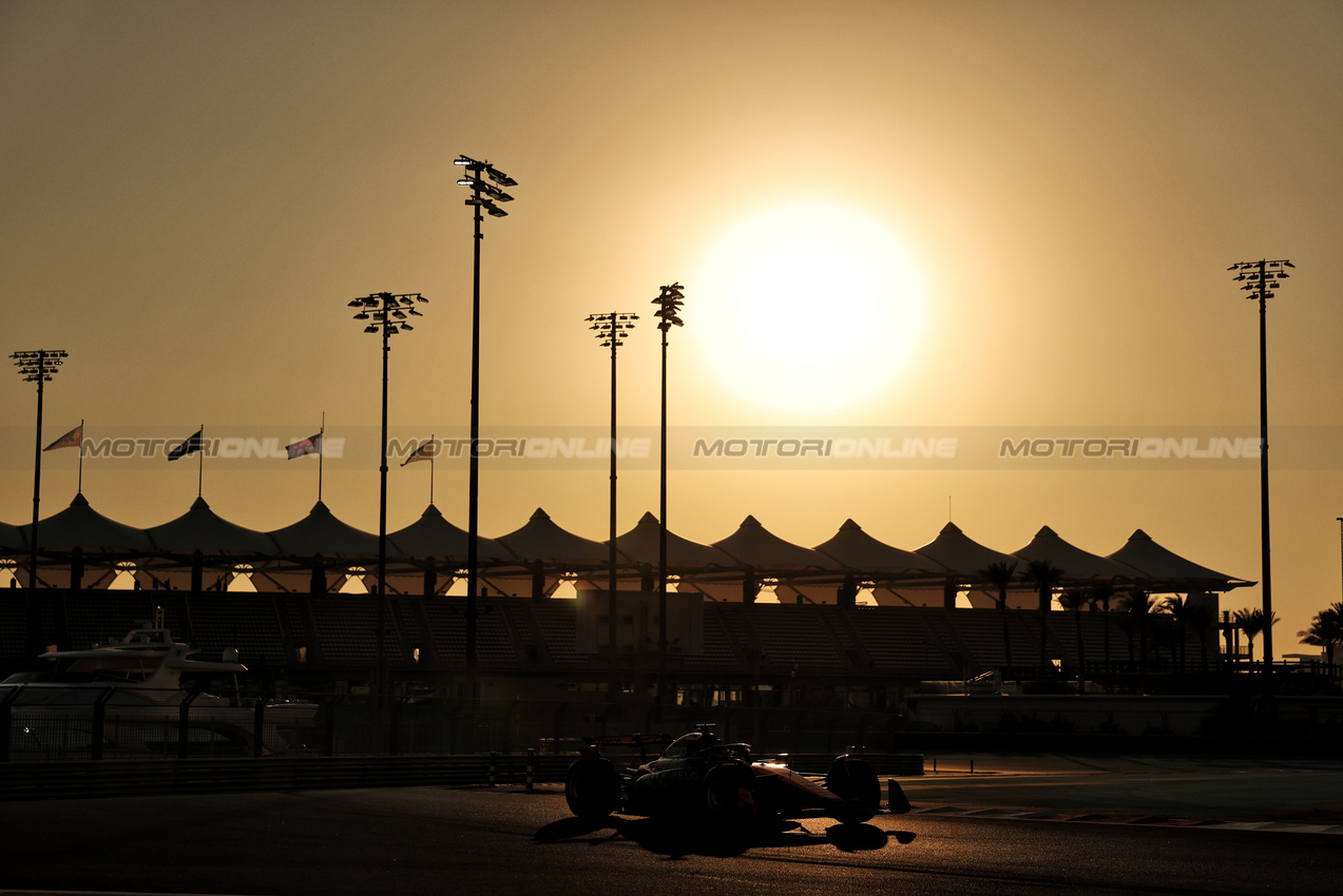 TEST ABU DHABI, Pato O'Ward (MEX) McLaren MCL39 Reserve Driver.
09.12.2025. Formula 1 Testing, Yas Marina Circuit, Abu Dhabi, Tuesday.
- www.xpbimages.com, EMail: requests@xpbimages.com © Copyright: Moy / XPB Images