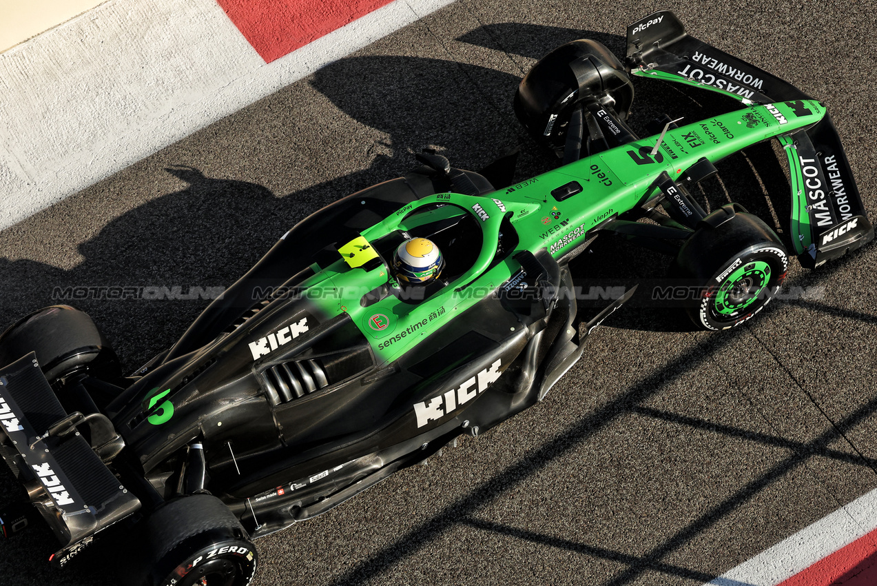 TEST ABU DHABI, Gabriel Bortoleto (BRA) Sauber C45.

09.12.2025. Formula 1 Testing, Yas Marina Circuit, Abu Dhabi, Tuesday.

- www.xpbimages.com, EMail: requests@xpbimages.com © Copyright: Bearne / XPB Images