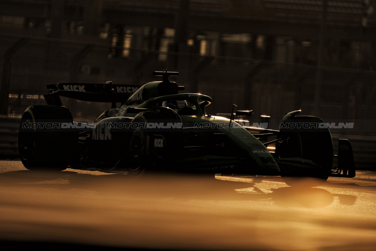 TEST ABU DHABI, Paul Aron (EST) Sauber C45.

09.12.2025. Formula 1 Testing, Yas Marina Circuit, Abu Dhabi, Tuesday.

- www.xpbimages.com, EMail: requests@xpbimages.com © Copyright: Moy / XPB Images