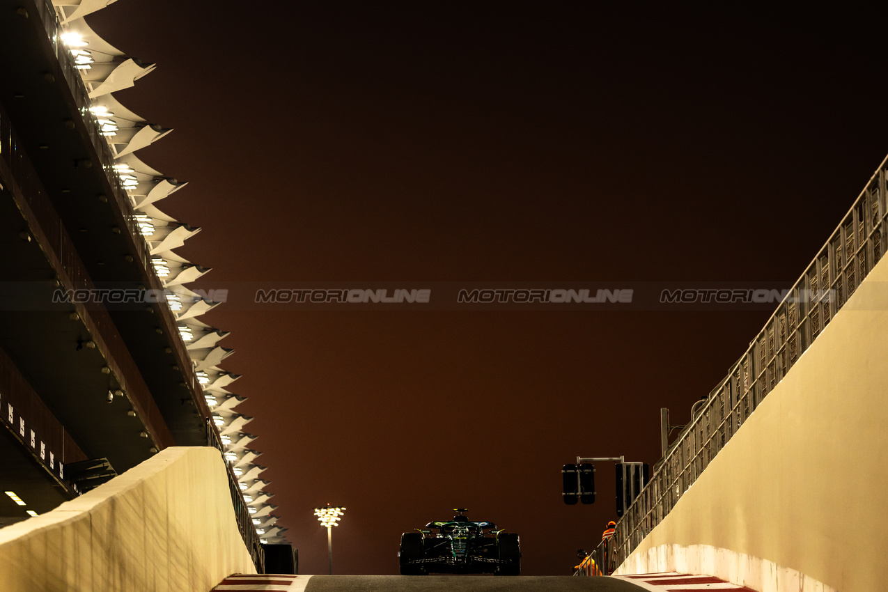 TEST ABU DHABI, Stoffel Vandoorne (BEL) Aston Martin F1 Team AMR25 Test e Reserve Driver.
09.12.2025. Formula 1 Testing, Yas Marina Circuit, Abu Dhabi, Tuesday.
- www.xpbimages.com, EMail: requests@xpbimages.com © Copyright: Bearne / XPB Images