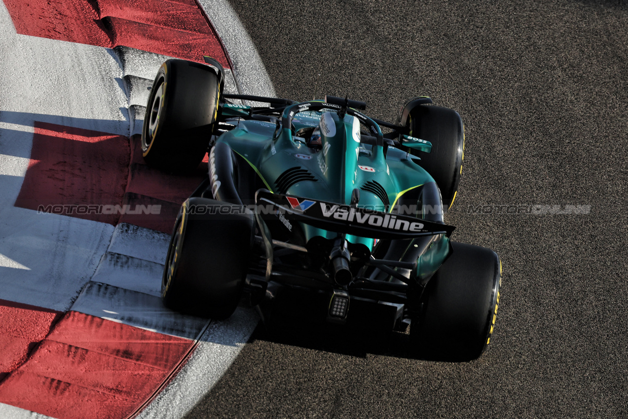 TEST ABU DHABI, Jak Crawford (USA) Aston Martin F1 Team AMR25 Development Driver.
09.12.2025. Formula 1 Testing, Yas Marina Circuit, Abu Dhabi, Tuesday.
- www.xpbimages.com, EMail: requests@xpbimages.com © Copyright: Bearne / XPB Images