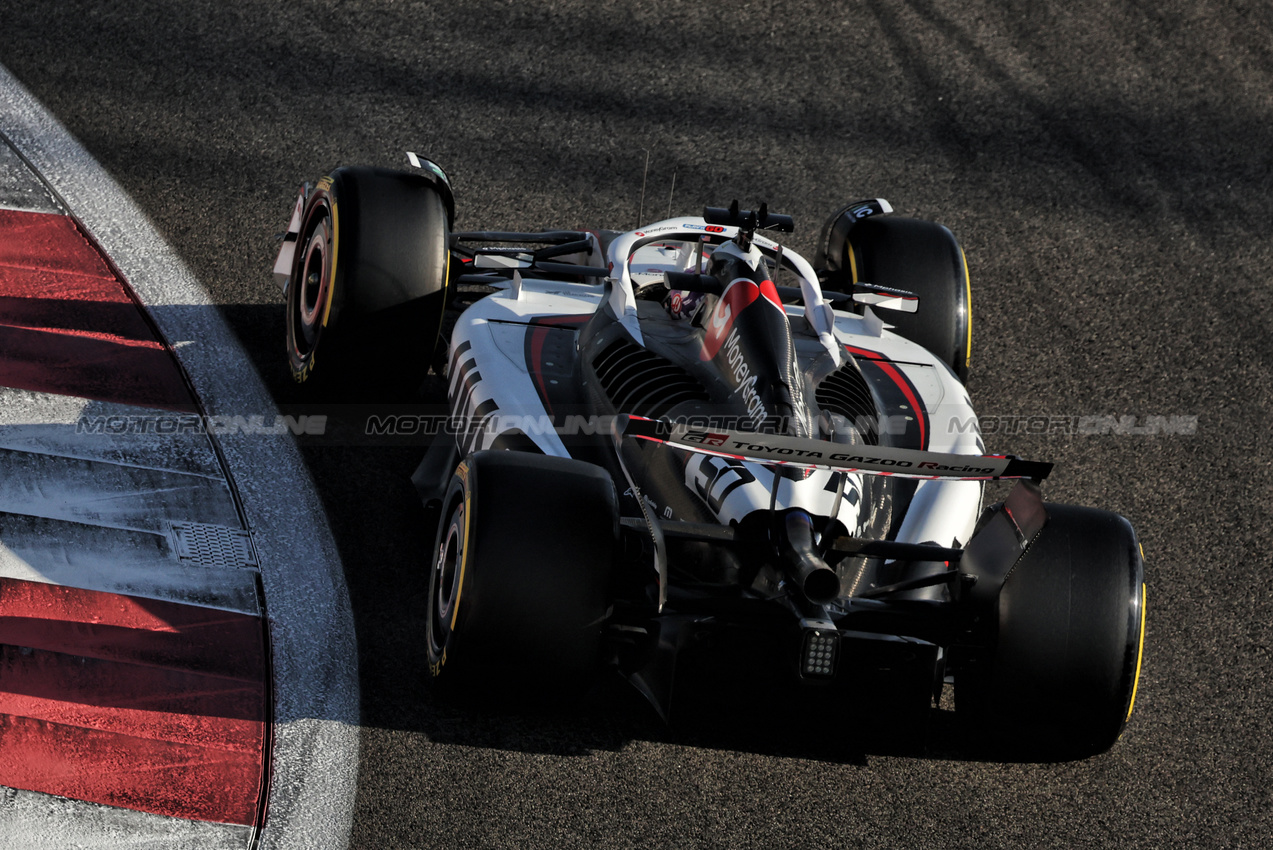 TEST ABU DHABI, Ryo Hirakawa (JPN) Haas VF-25 Reserve Driver.
09.12.2025. Formula 1 Testing, Yas Marina Circuit, Abu Dhabi, Tuesday.
- www.xpbimages.com, EMail: requests@xpbimages.com © Copyright: Bearne / XPB Images