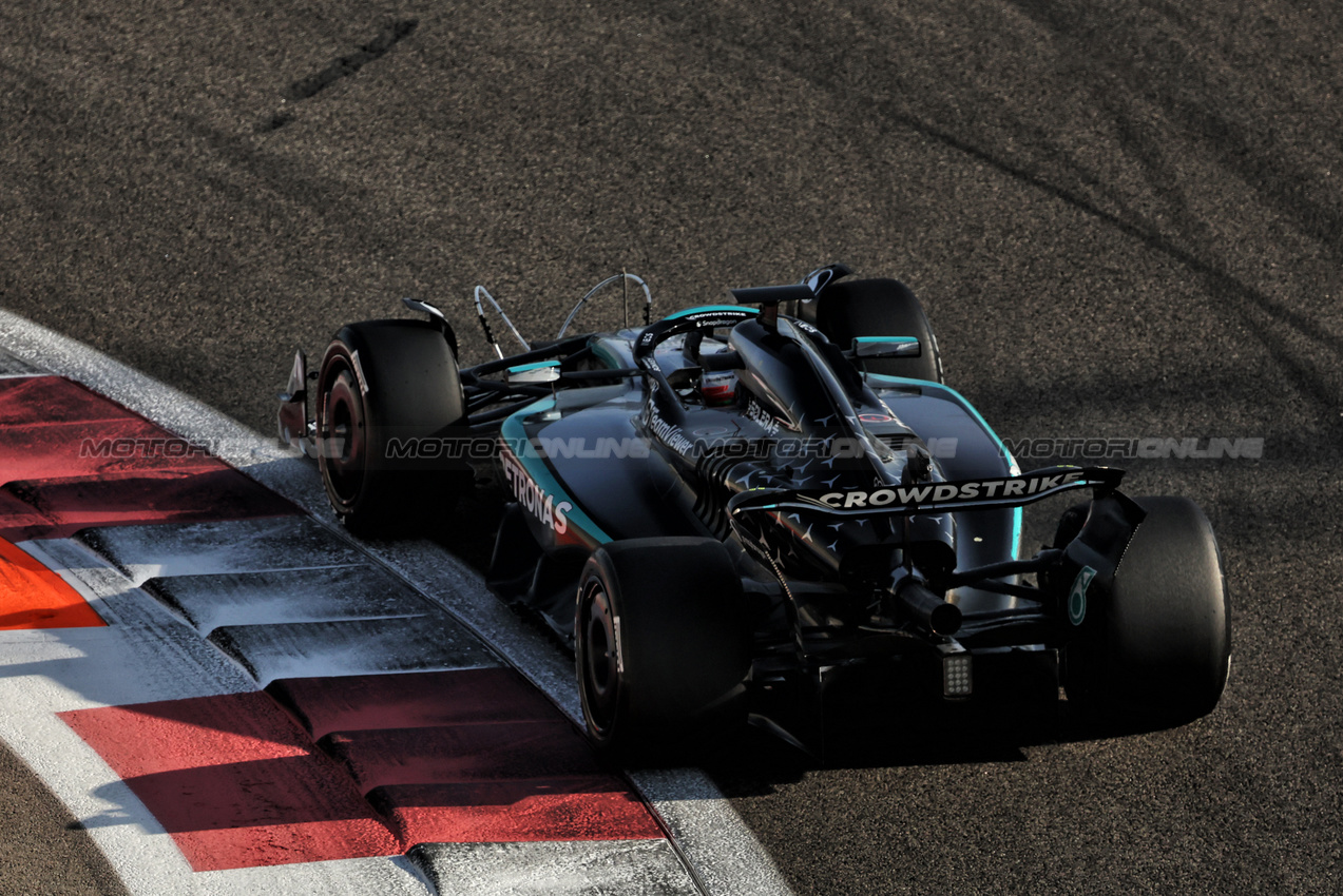 TEST ABU DHABI, Andrea Kimi Antonelli (ITA) Mercedes AMG F1 W16.

09.12.2025. Formula 1 Testing, Yas Marina Circuit, Abu Dhabi, Tuesday.

- www.xpbimages.com, EMail: requests@xpbimages.com © Copyright: Bearne / XPB Images