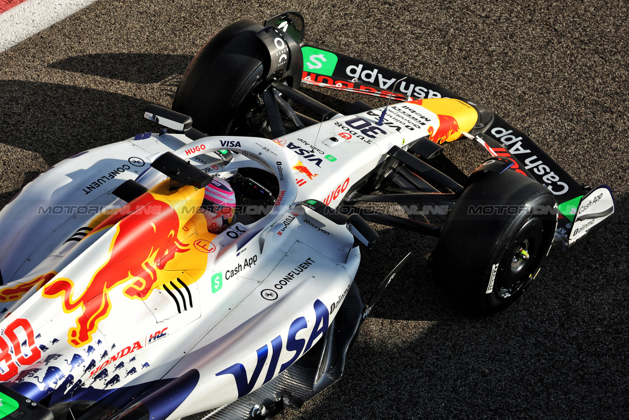 TEST ABU DHABI, Liam Lawson (NZL) Racing Bulls VCARB 02.
09.12.2025. Formula 1 Testing, Yas Marina Circuit, Abu Dhabi, Tuesday.
- www.xpbimages.com, EMail: requests@xpbimages.com © Copyright: Bearne / XPB Images