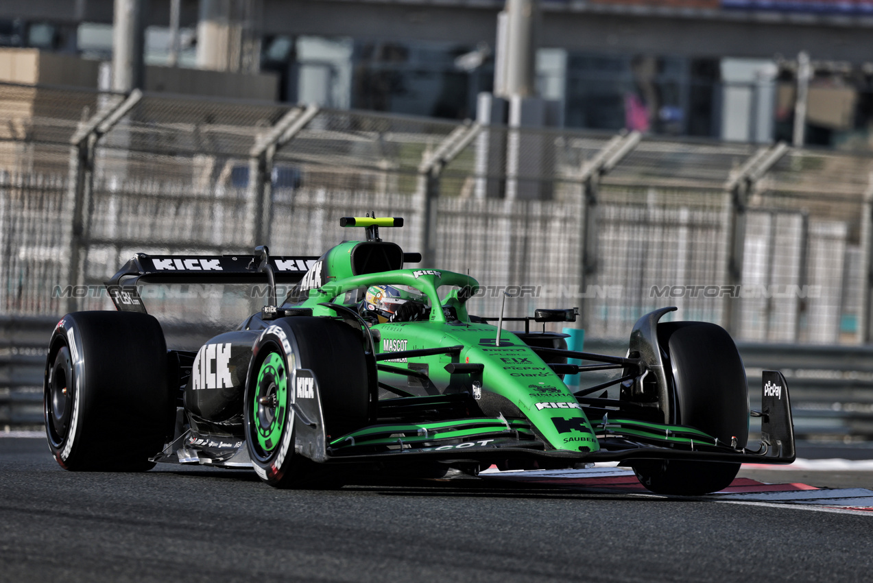 TEST ABU DHABI, Gabriel Bortoleto (BRA) Sauber C45.

09.12.2025. Formula 1 Testing, Yas Marina Circuit, Abu Dhabi, Tuesday.

- www.xpbimages.com, EMail: requests@xpbimages.com © Copyright: Moy / XPB Images