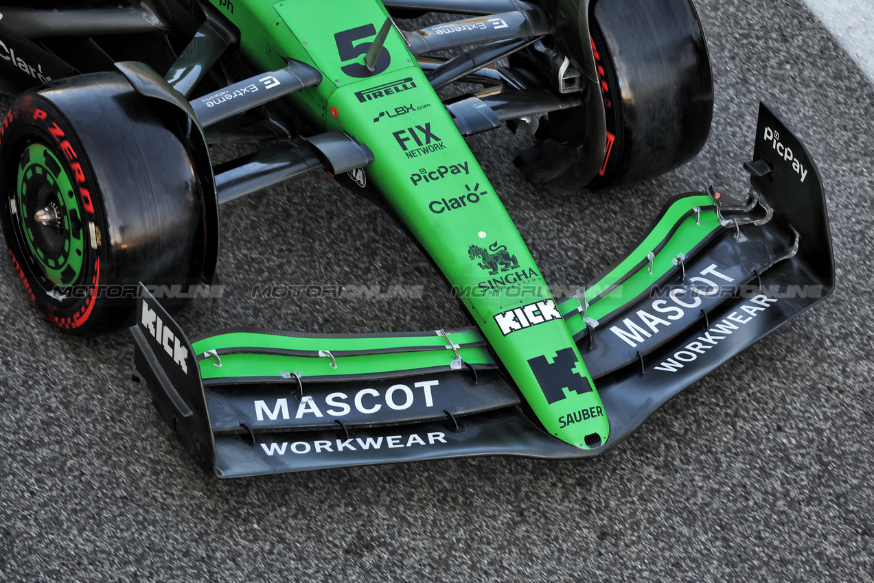 TEST ABU DHABI, Gabriel Bortoleto (BRA) Sauber C45 - front wing.
09.12.2025. Formula 1 Testing, Yas Marina Circuit, Abu Dhabi, Tuesday.
- www.xpbimages.com, EMail: requests@xpbimages.com © Copyright: Bearne / XPB Images