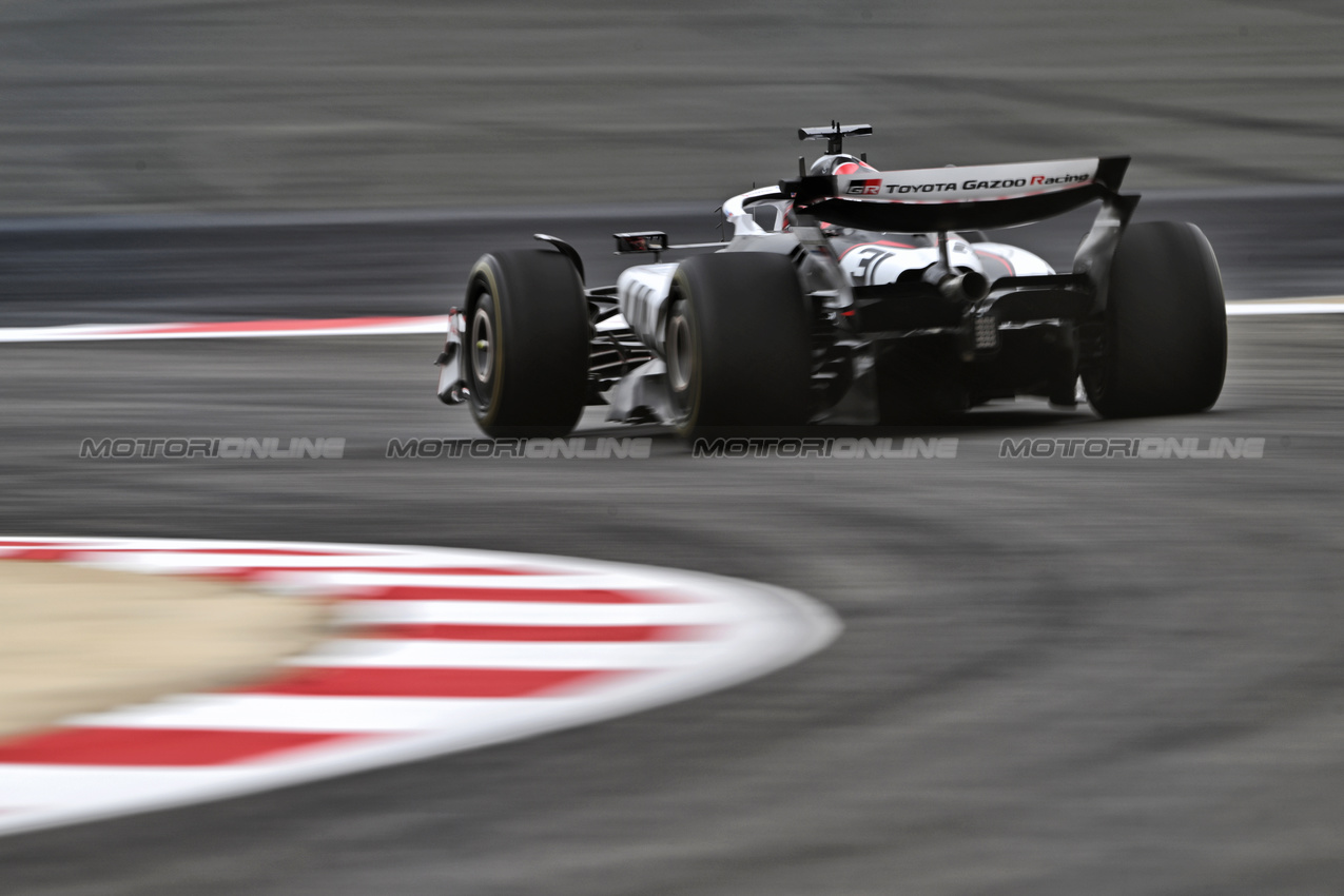 TEST BAHRAIN, Esteban Ocon (FRA) Haas VF-25.

27.02.2025. Formula 1 Testing, Sakhir, Bahrain, Day Two.

- www.xpbimages.com, EMail: requests@xpbimages.com © Copyright: Price / XPB Images
