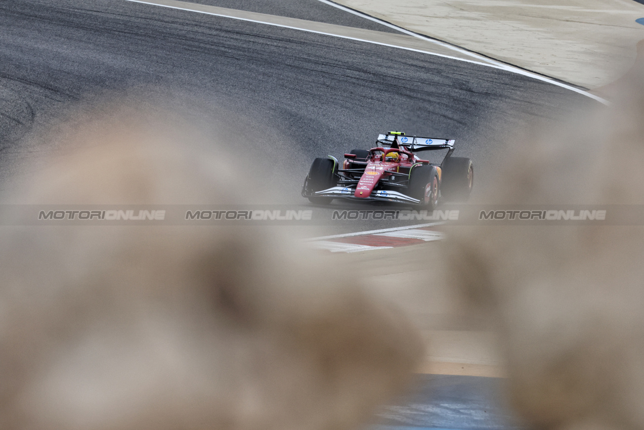 TEST BAHRAIN, Lewis Hamilton (GBR) Ferrari SF-25.

27.02.2025. Formula 1 Testing, Sakhir, Bahrain, Day Two.

- www.xpbimages.com, EMail: requests@xpbimages.com © Copyright: Bearne / XPB Images