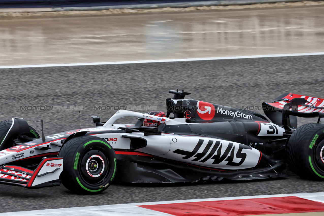 TEST BAHRAIN, Esteban Ocon (FRA) Haas VF-25 on intemediate tyres.

27.02.2025. Formula 1 Testing, Sakhir, Bahrain, Day Two.

- www.xpbimages.com, EMail: requests@xpbimages.com © Copyright: Bearne / XPB Images