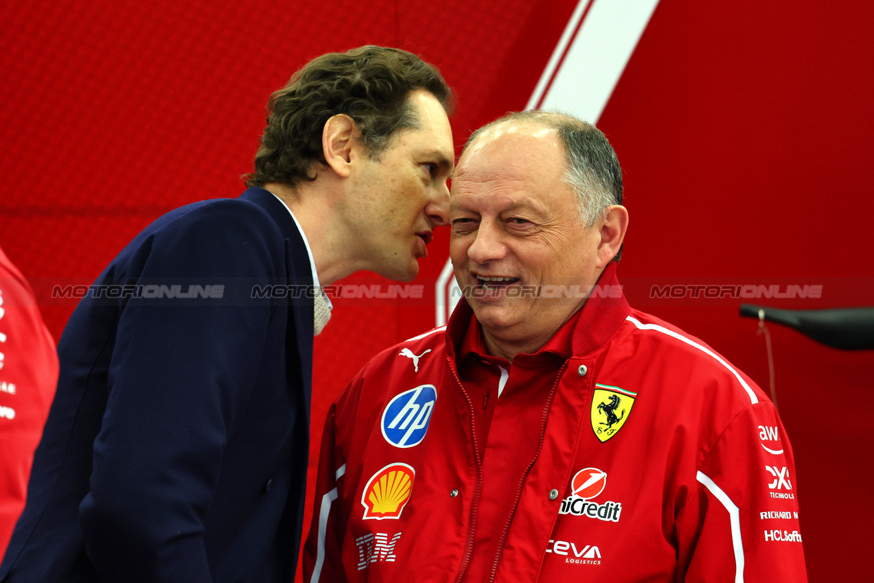 TEST BAHRAIN, (L to R): John Elkann (ITA) FIAT Chrysler Automobiles Chairman with Frederic Vasseur (FRA) Ferrari Team Principal.

27.02.2025. Formula 1 Testing, Sakhir, Bahrain, Day Two.

- www.xpbimages.com, EMail: requests@xpbimages.com © Copyright: Charniaux / XPB Images