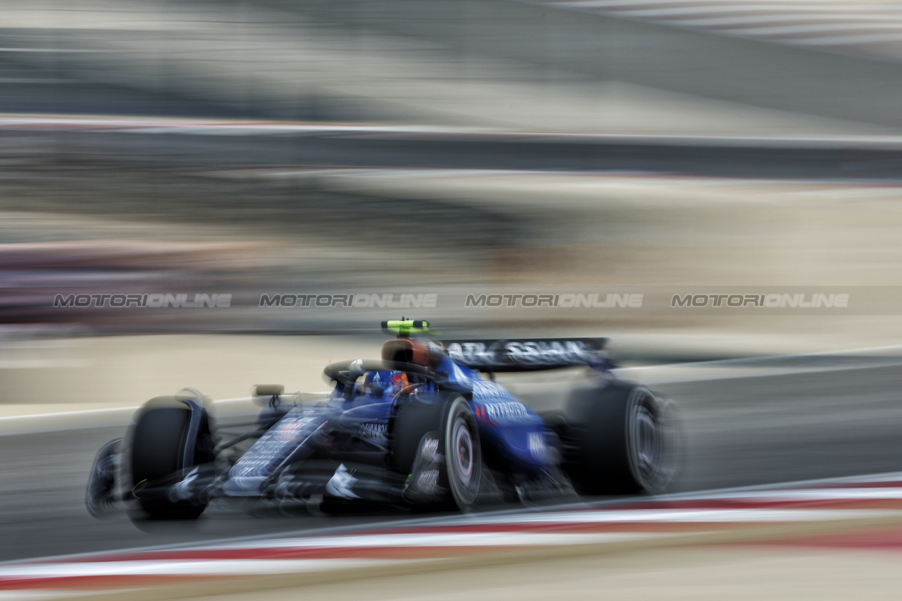 TEST BAHRAIN, Carlos Sainz (ESP) Atlassian Williams Racing FW46.

27.02.2025. Formula 1 Testing, Sakhir, Bahrain, Day Two.

- www.xpbimages.com, EMail: requests@xpbimages.com © Copyright: Bearne / XPB Images