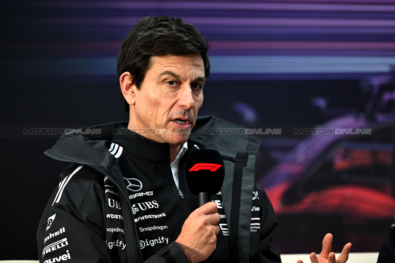 TEST BAHRAIN, Toto Wolff (GER) Mercedes AMG F1 Shareholder e Executive Director in the FIA Press Conference.

27.02.2025. Formula 1 Testing, Sakhir, Bahrain, Day Two.

- www.xpbimages.com, EMail: requests@xpbimages.com © Copyright: Price / XPB Images