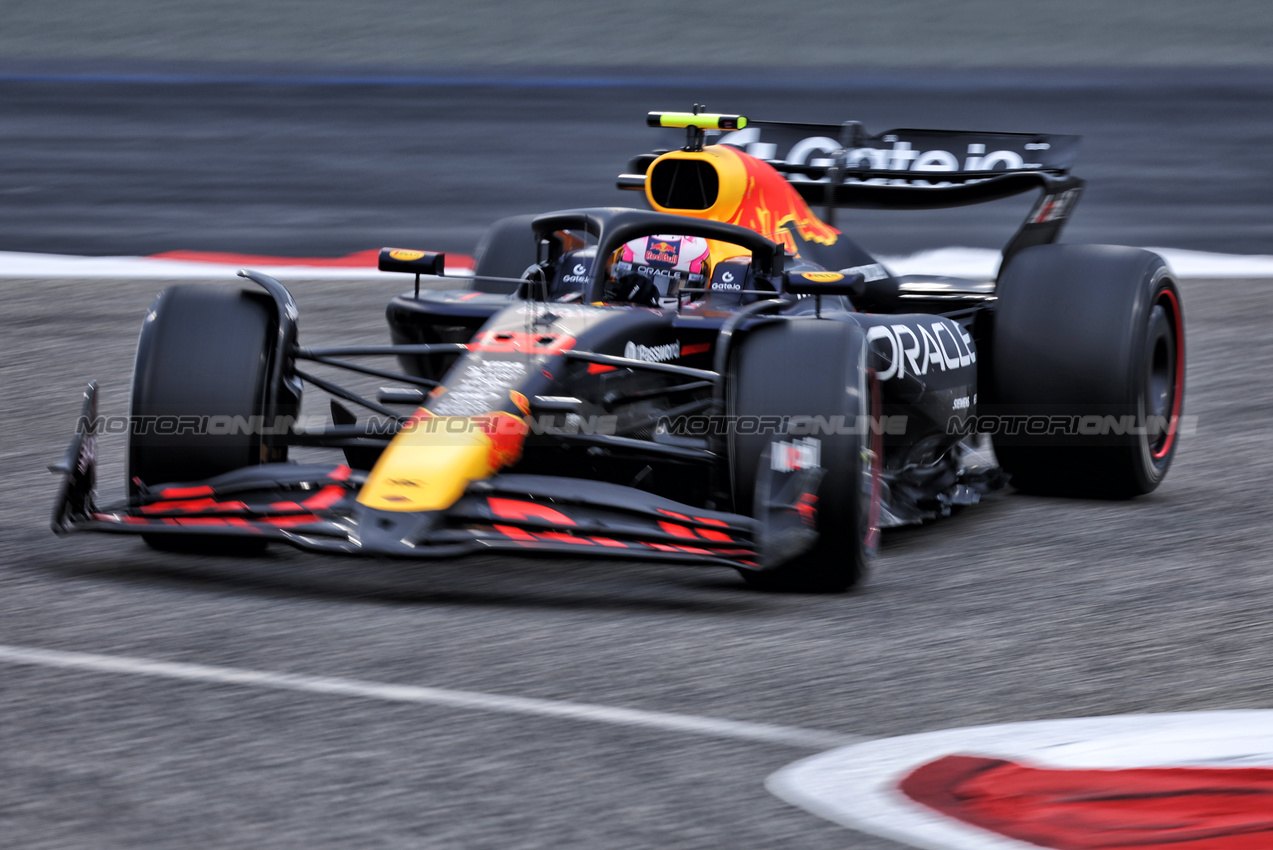 TEST BAHRAIN, Liam Lawson (NZL) Red Bull Racing RB21.

27.02.2025. Formula 1 Testing, Sakhir, Bahrain, Day Two.

- www.xpbimages.com, EMail: requests@xpbimages.com © Copyright: Bearne / XPB Images