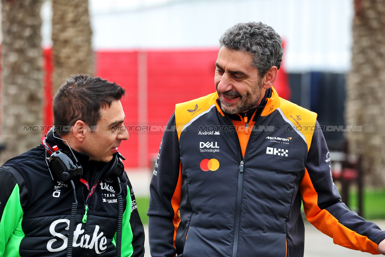 TEST BAHRAIN, Andrea Stella (ITA) McLaren Team Principal (Right).

27.02.2025. Formula 1 Testing, Sakhir, Bahrain, Day Two.

- www.xpbimages.com, EMail: requests@xpbimages.com © Copyright: Bearne / XPB Images