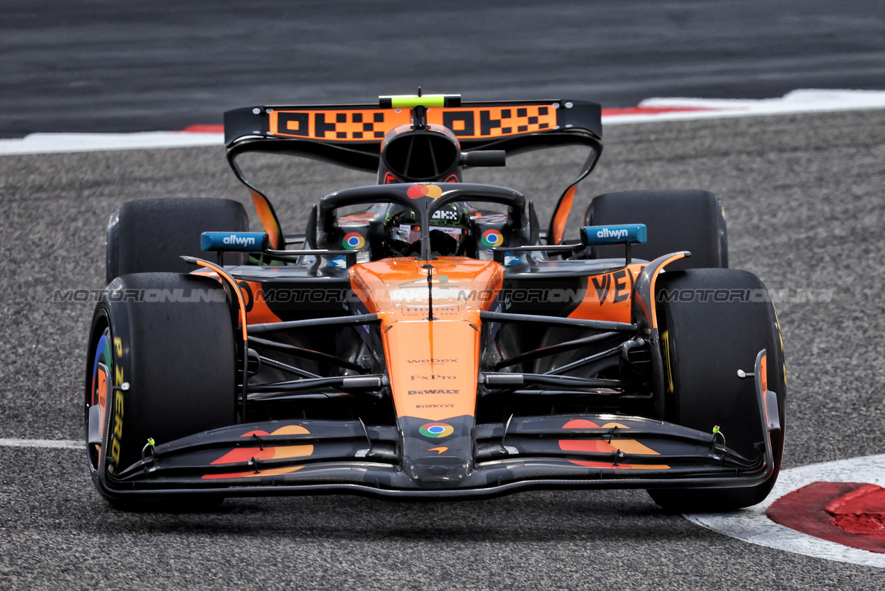 TEST BAHRAIN, Lando Norris (GBR) McLaren MCL39.

27.02.2025. Formula 1 Testing, Sakhir, Bahrain, Day Two.

- www.xpbimages.com, EMail: requests@xpbimages.com © Copyright: Bearne / XPB Images