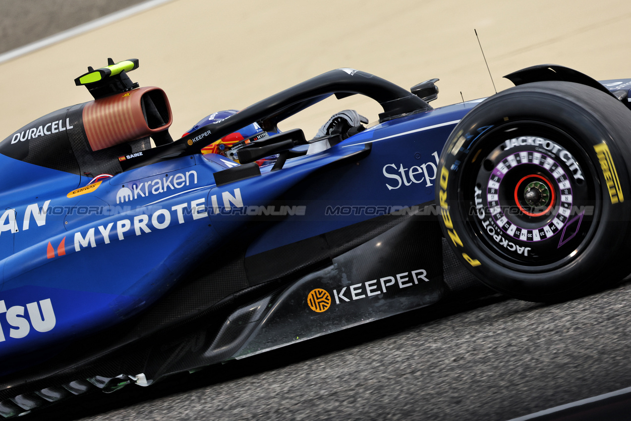 TEST BAHRAIN, Carlos Sainz (ESP) Atlassian Williams Racing FW46.

27.02.2025. Formula 1 Testing, Sakhir, Bahrain, Day Two.

- www.xpbimages.com, EMail: requests@xpbimages.com © Copyright: Bearne / XPB Images