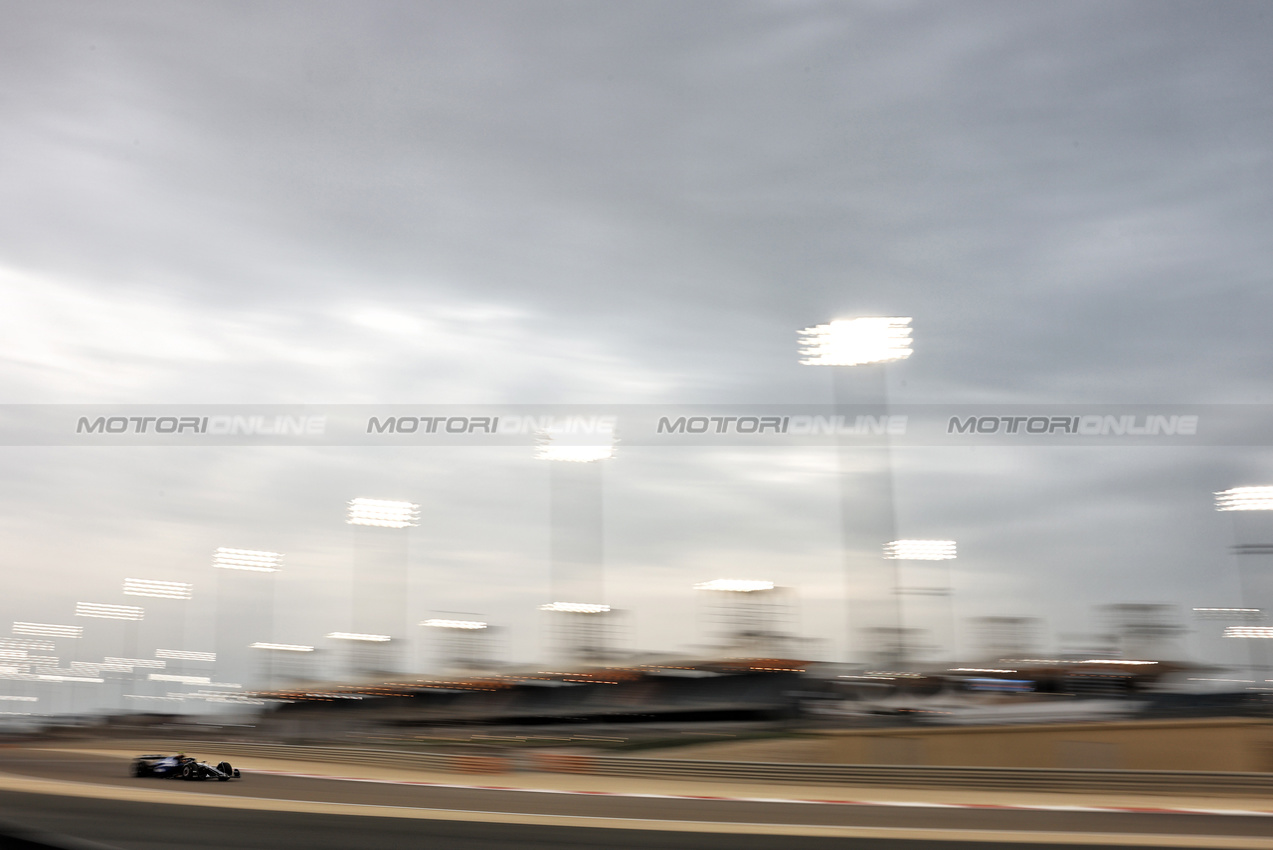 TEST BAHRAIN, Carlos Sainz (ESP) Atlassian Williams Racing FW46.

27.02.2025. Formula 1 Testing, Sakhir, Bahrain, Day Two.

- www.xpbimages.com, EMail: requests@xpbimages.com © Copyright: Bearne / XPB Images