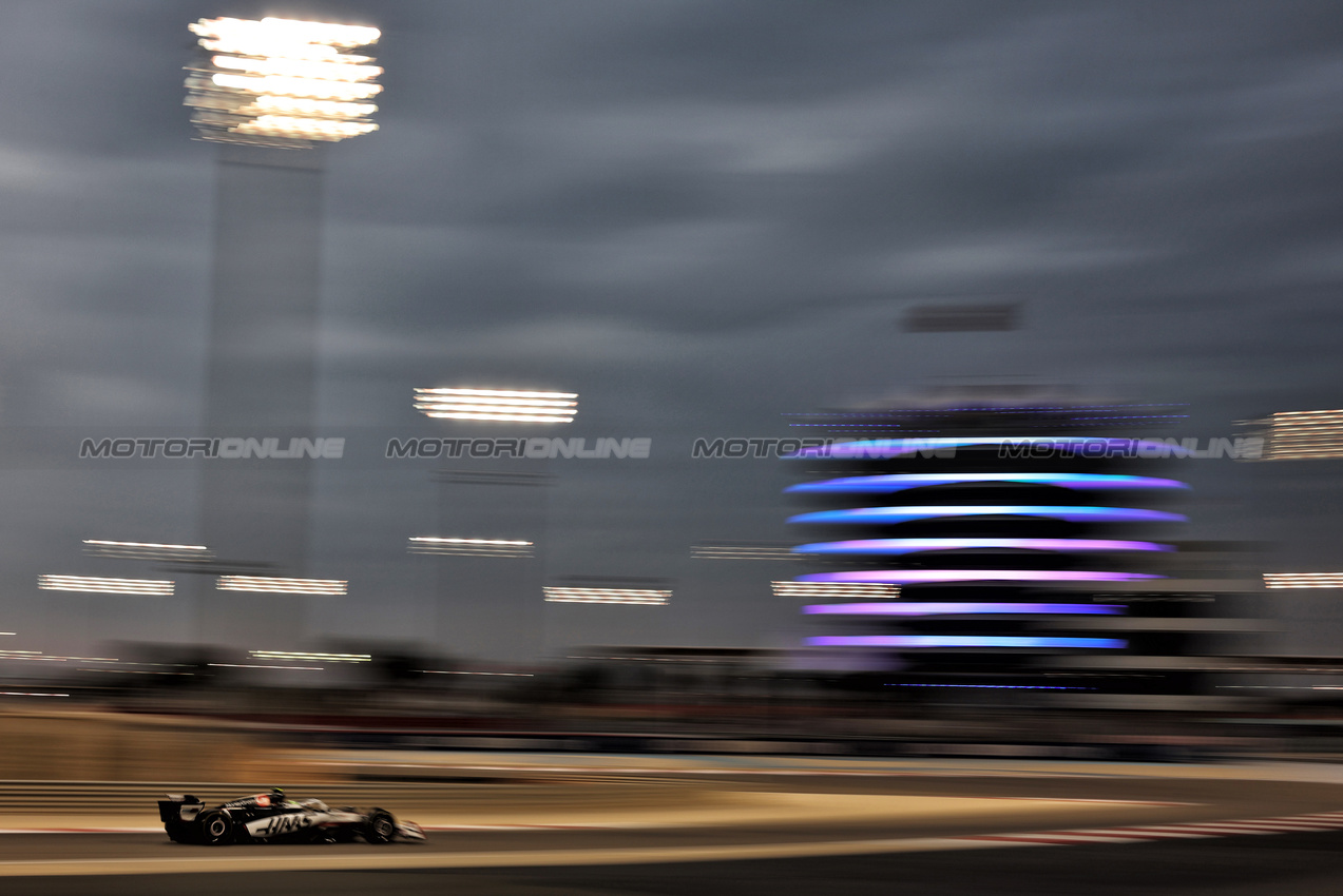 TEST BAHRAIN, Oliver Bearman (GBR) Haas VF-25.

27.02.2025. Formula 1 Testing, Sakhir, Bahrain, Day Two.

- www.xpbimages.com, EMail: requests@xpbimages.com © Copyright: Bearne / XPB Images