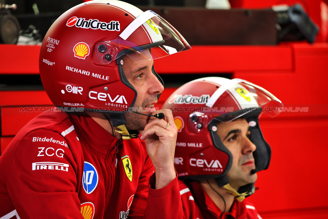 TEST BAHRAIN, Ferrari meccanici.

27.02.2025. Formula 1 Testing, Sakhir, Bahrain, Day Two.

- www.xpbimages.com, EMail: requests@xpbimages.com © Copyright: Batchelor / XPB Images