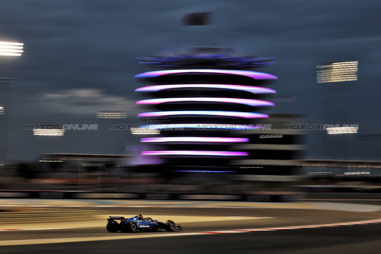 TEST BAHRAIN, Carlos Sainz (ESP) Atlassian Williams Racing FW46.

27.02.2025. Formula 1 Testing, Sakhir, Bahrain, Day Two.

- www.xpbimages.com, EMail: requests@xpbimages.com © Copyright: Bearne / XPB Images