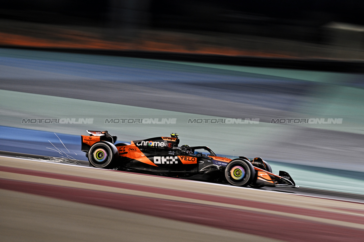 TEST BAHRAIN, Lando Norris (GBR) McLaren MCL39.

27.02.2025. Formula 1 Testing, Sakhir, Bahrain, Day Two.

- www.xpbimages.com, EMail: requests@xpbimages.com © Copyright: Price / XPB Images