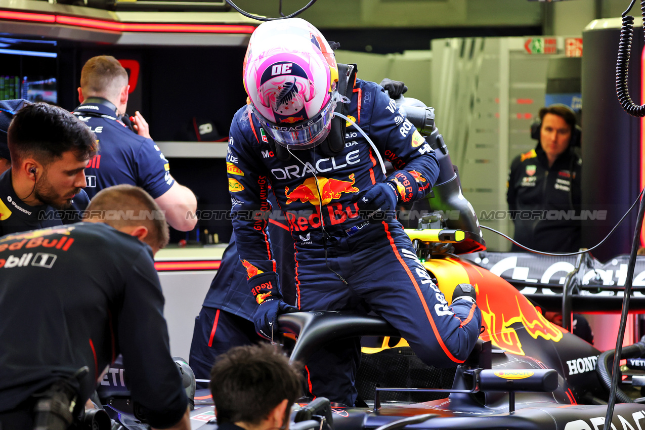 TEST BAHRAIN, Liam Lawson (NZL) Red Bull Racing RB21.

27.02.2025. Formula 1 Testing, Sakhir, Bahrain, Day Two.

- www.xpbimages.com, EMail: requests@xpbimages.com © Copyright: Batchelor / XPB Images