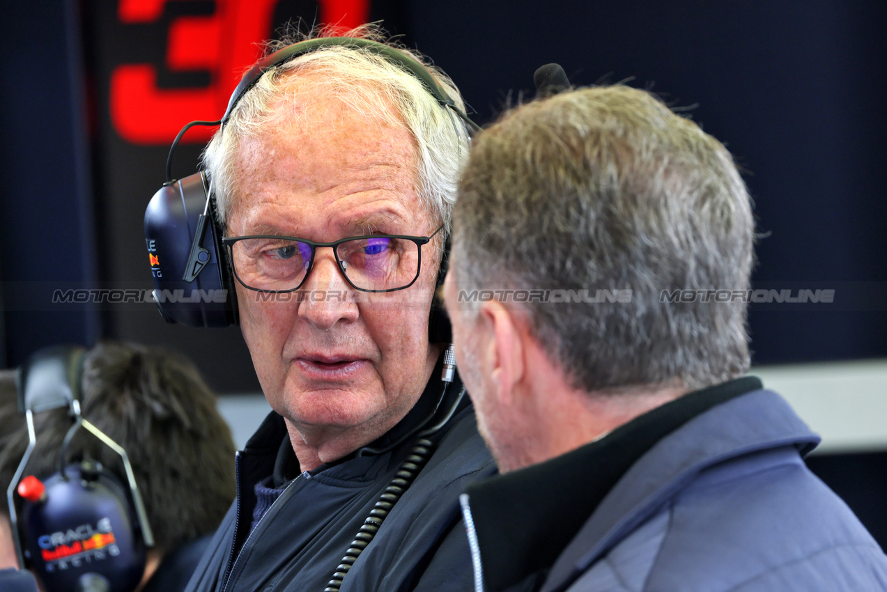 TEST BAHRAIN, Christian Horner (GBR) Red Bull Racing Team Principal.

27.02.2025. Formula 1 Testing, Sakhir, Bahrain, Day Two.

 - www.xpbimages.com, EMail: requests@xpbimages.com © Copyright: Coates / XPB Images