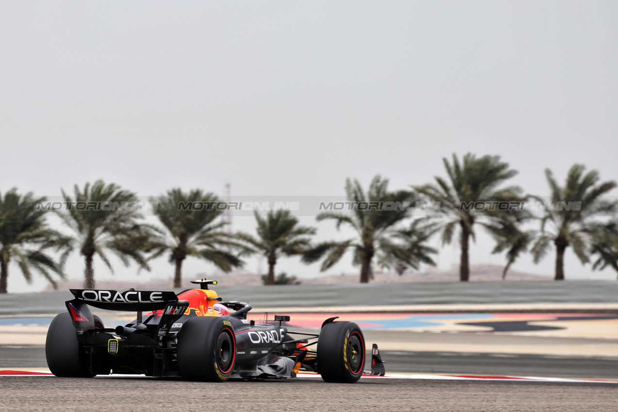 TEST BAHRAIN, Liam Lawson (NZL) Red Bull Racing RB21.

27.02.2025. Formula 1 Testing, Sakhir, Bahrain, Day Two.

- www.xpbimages.com, EMail: requests@xpbimages.com © Copyright: Bearne / XPB Images