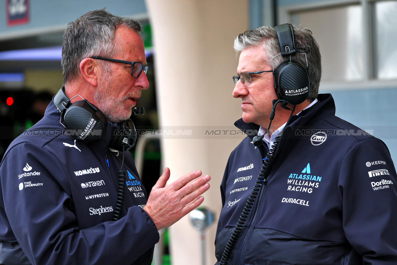TEST BAHRAIN, Pat Fry (GBR) Atlassian Williams Racing Chief Technical Officer (Right).

27.02.2025. Formula 1 Testing, Sakhir, Bahrain, Day Two.

- www.xpbimages.com, EMail: requests@xpbimages.com © Copyright: Batchelor / XPB Images