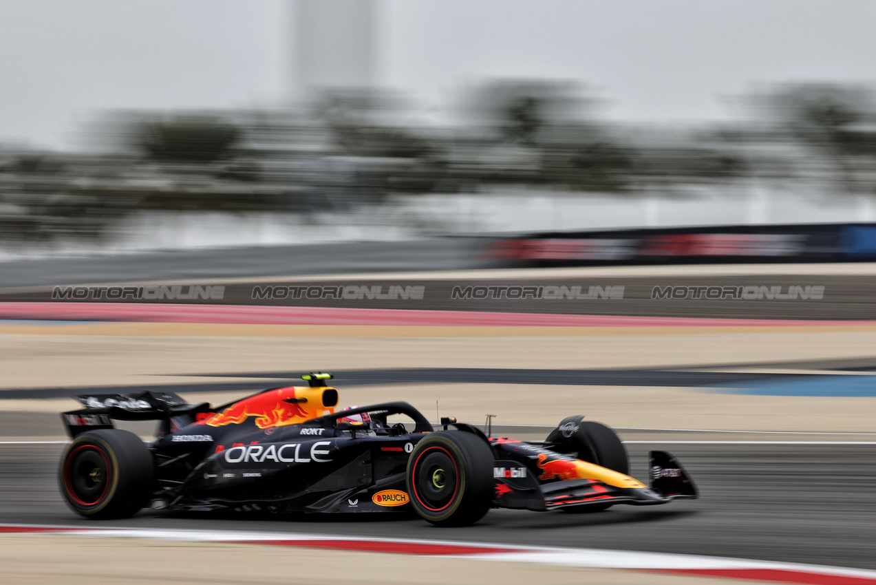 TEST BAHRAIN, Liam Lawson (NZL) Red Bull Racing RB21.

27.02.2025. Formula 1 Testing, Sakhir, Bahrain, Day Two.

- www.xpbimages.com, EMail: requests@xpbimages.com © Copyright: Bearne / XPB Images