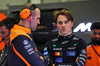 TEST BAHRAIN, (L to R): Tom Stallard (GBR) McLaren Gara Engineer with Oscar Piastri (AUS) McLaren.

27.02.2025. Formula 1 Testing, Sakhir, Bahrain, Day Two.

- www.xpbimages.com, EMail: requests@xpbimages.com © Copyright: Batchelor / XPB Images