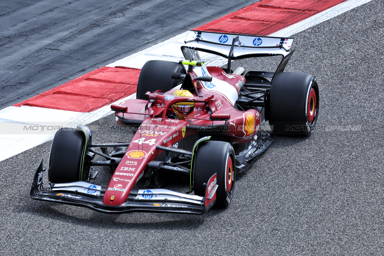 TEST BAHRAIN, Lewis Hamilton (GBR) Ferrari SF-25.

26.02.2025. Formula 1 Testing, Sakhir, Bahrain, Day One.

- www.xpbimages.com, EMail: requests@xpbimages.com © Copyright: Bearne / XPB Images