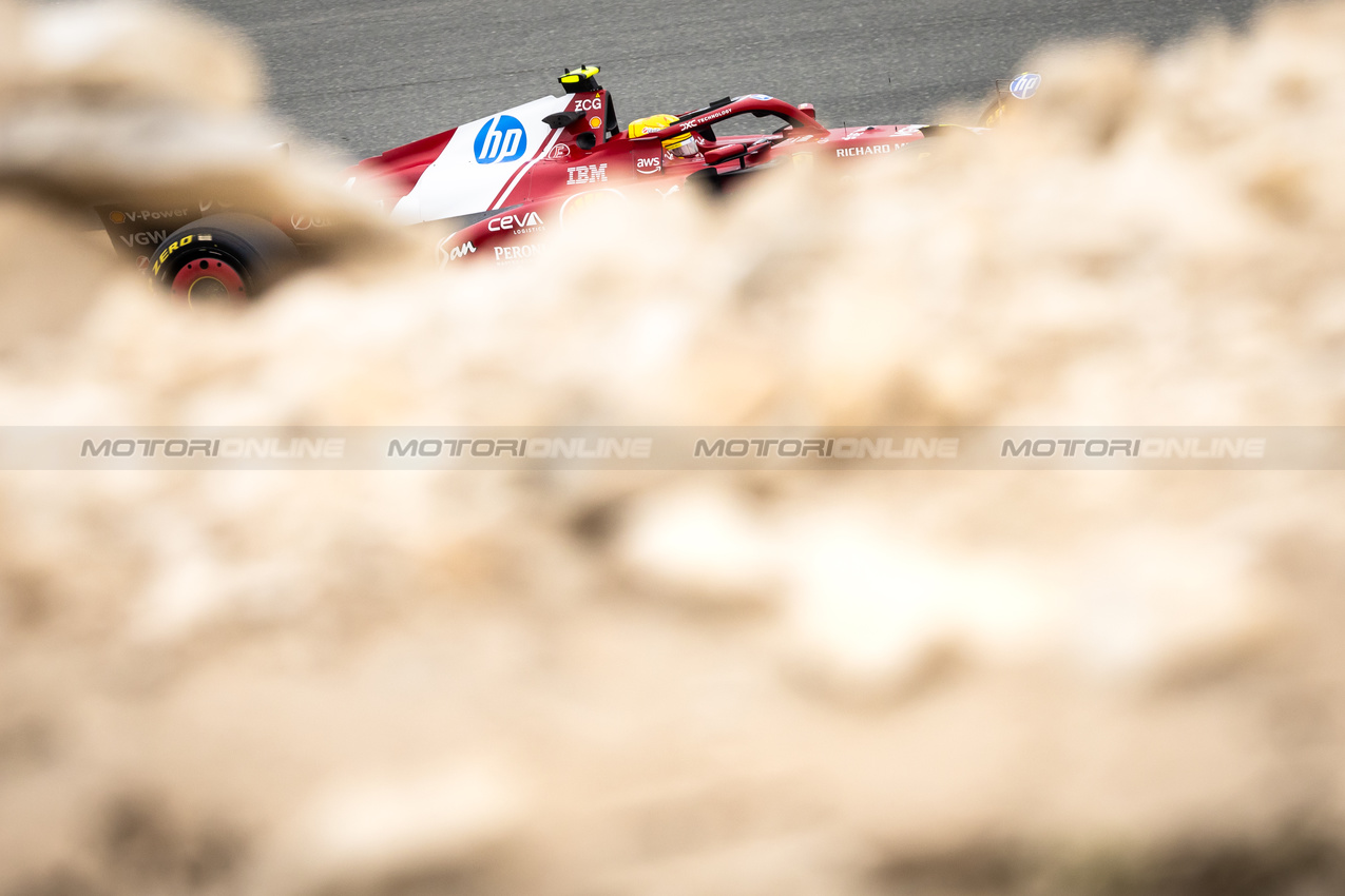 TEST BAHRAIN, Lewis Hamilton (GBR) Ferrari SF-25.

26.02.2025. Formula 1 Testing, Sakhir, Bahrain, Day One.

- www.xpbimages.com, EMail: requests@xpbimages.com © Copyright: Bearne / XPB Images