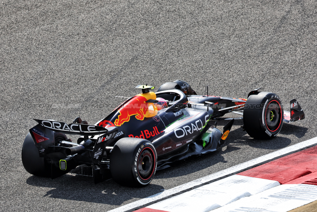 TEST BAHRAIN, Liam Lawson (NZL) Red Bull Racing RB21.

26.02.2025. Formula 1 Testing, Sakhir, Bahrain, Day One.

- www.xpbimages.com, EMail: requests@xpbimages.com © Copyright: Bearne / XPB Images