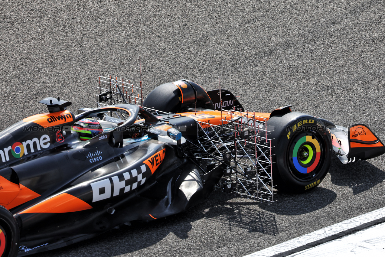 TEST BAHRAIN, Oscar Piastri (AUS) McLaren MCL39.

26.02.2025. Formula 1 Testing, Sakhir, Bahrain, Day One.

- www.xpbimages.com, EMail: requests@xpbimages.com © Copyright: Bearne / XPB Images