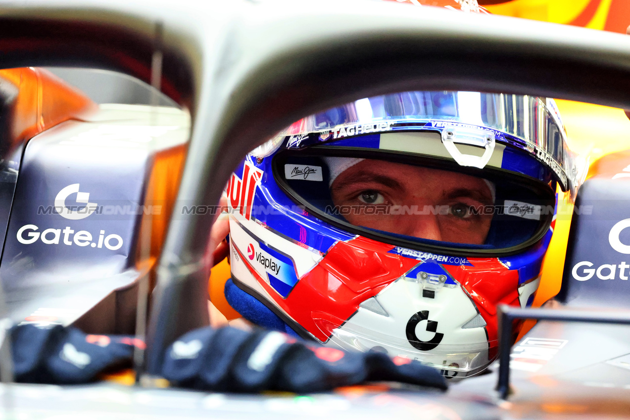 TEST BAHRAIN, Max Verstappen (NLD) Red Bull Racing RB21.

26.02.2025. Formula 1 Testing, Sakhir, Bahrain, Day One.

- www.xpbimages.com, EMail: requests@xpbimages.com © Copyright: Batchelor / XPB Images