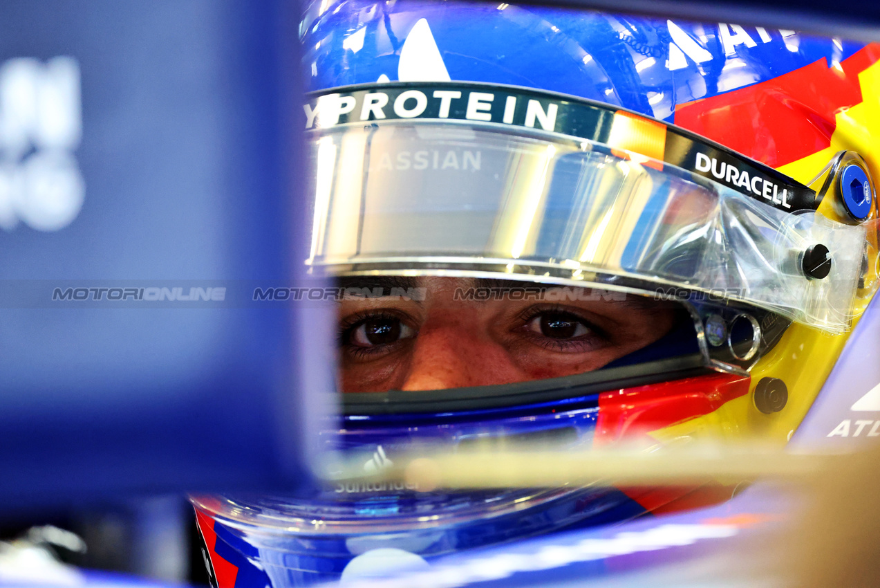 TEST BAHRAIN, Carlos Sainz (ESP) Atlassian Williams Racing FW46.

26.02.2025. Formula 1 Testing, Sakhir, Bahrain, Day One.

- www.xpbimages.com, EMail: requests@xpbimages.com © Copyright: Batchelor / XPB Images