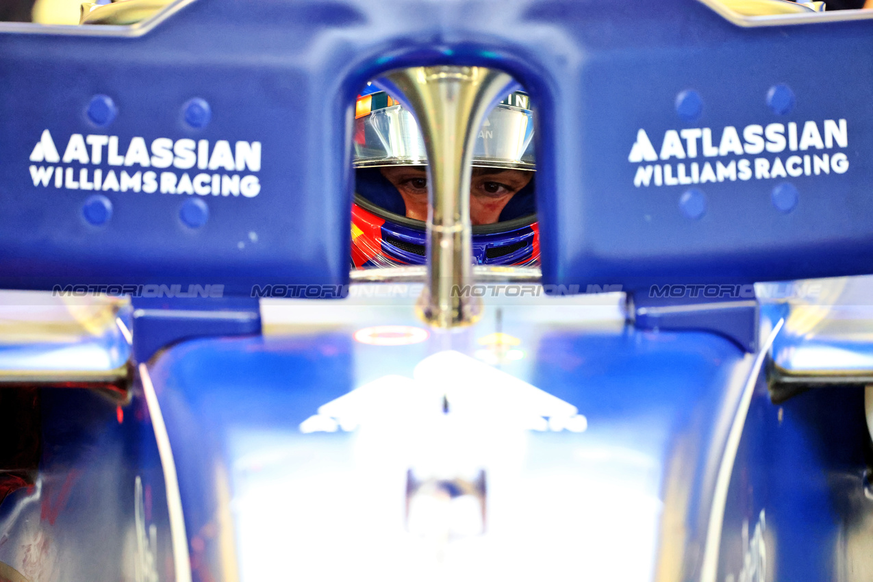 TEST BAHRAIN, Carlos Sainz (ESP) Atlassian Williams Racing FW46.

26.02.2025. Formula 1 Testing, Sakhir, Bahrain, Day One.

- www.xpbimages.com, EMail: requests@xpbimages.com © Copyright: Batchelor / XPB Images