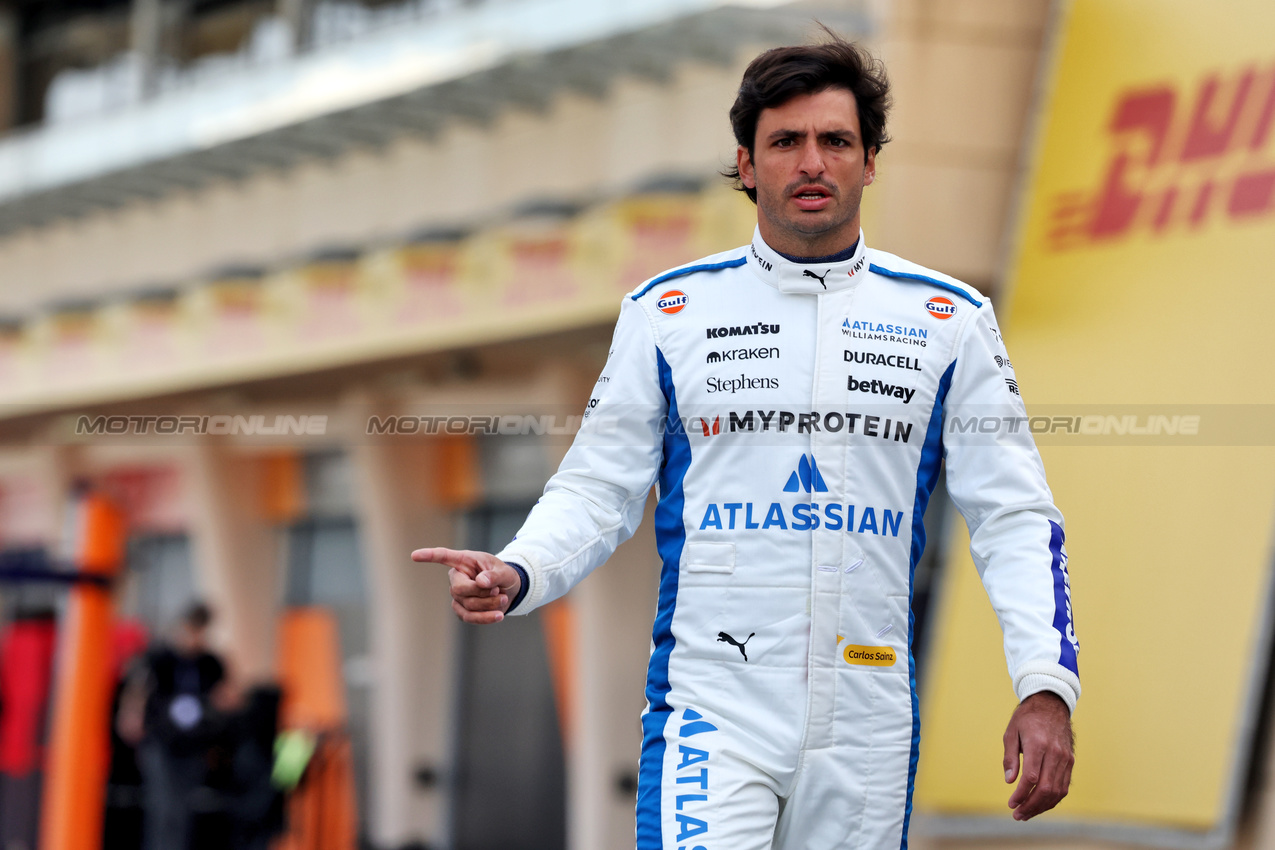 TEST BAHRAIN, Carlos Sainz (ESP) Atlassian Williams Racing.

26.02.2025. Formula 1 Testing, Sakhir, Bahrain, Day One.

- www.xpbimages.com, EMail: requests@xpbimages.com © Copyright: Bearne / XPB Images